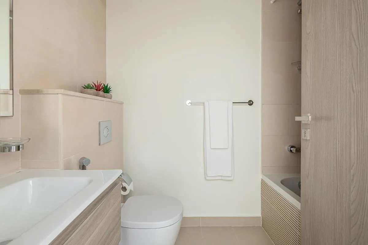 Frank Porter - Damac Hills Richmond Dubaj